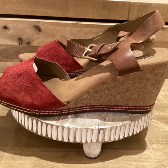 Clarks Espadrille Cork Wedge Sandal w/Red Suede Leather Upper Size 8.5 M - Picture 4 of 7